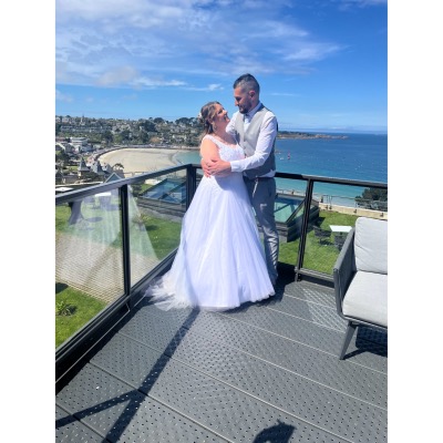 Mariage de Marie et Iliès le 19/04/2025 à l’Agapa Hôtel de Perros Guirrec