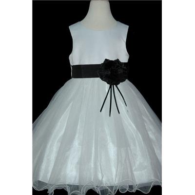 Robe Flora blanc/noir +1 fleur + 1 gros noeud 1 an 