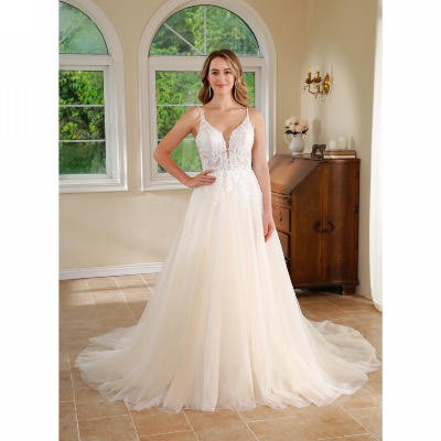 Destockage Robe de mariée AYA ivoire T 42 tulle, broderies