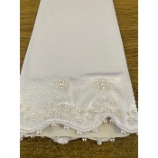 Gants ou mitaine de mariage blanc satiné avec perles 