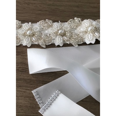 Ceinture de mariée fleurs, strass et satin